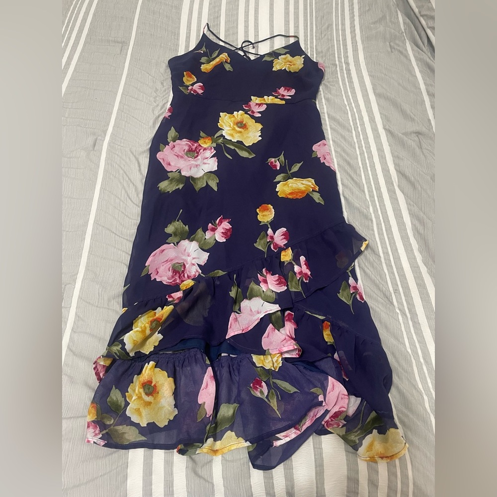 Gilli Floral Dress, Ruffle Pattern Bottom, Zipper and Criss Cross Ties On Back